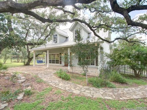 133 Juniper Ln, Boerne, TX, 78006-7910 | Card Image