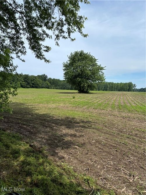 4035 E Center St, Conneaut, OH, 44030-3061 | Card Image