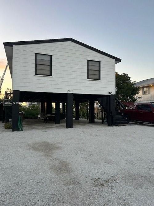74 Pelican Ln, Big Pine Key, FL, 33043-3314 | Card Image