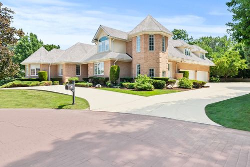 911 Red Fox Ln, Oak Brook, IL, 60523-1465 | Card Image