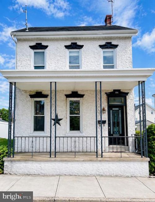 124 W 4th Street, EAST GREENVILLE, PA, 18041 | Card Image