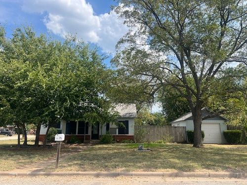 1101 Texas St, Graham, TX, 76450-4014 | Card Image