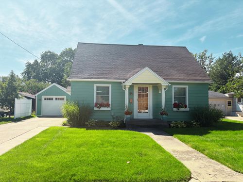 114 W Exchange St, Spring Lake, MI, 49456-2025 | Card Image