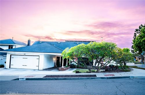 2751 Cardinal Dr, Costa Mesa, CA, 92626-4715 | Card Image
