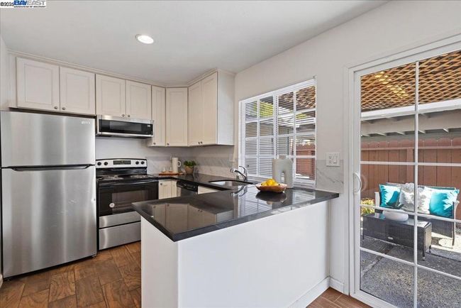 Kitchen | Image 12