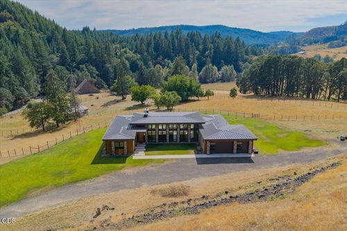 13700 Sw East Creek Rd, Willamina, OR, 97396-9525 | Card Image