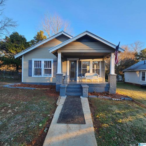 211 W Oak St, OXFORD, AL, 36203-1009 | Card Image