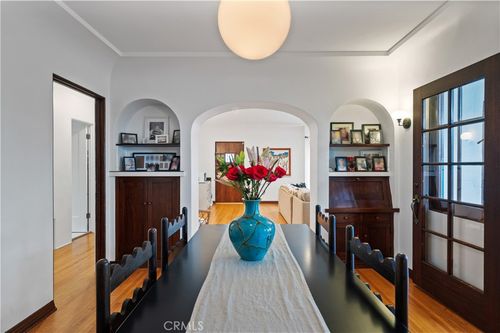 5022 E Broadway, Long Beach, CA, 90803-6204 | Card Image