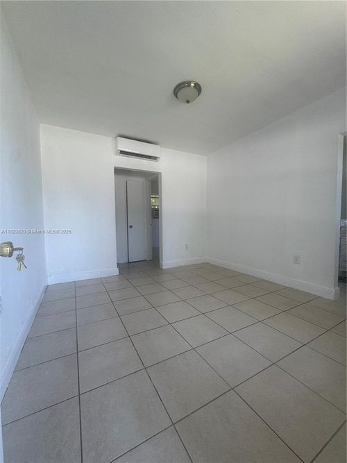 1592 Nw 56th St, Miami, FL, 33142-3146 | Card Image
