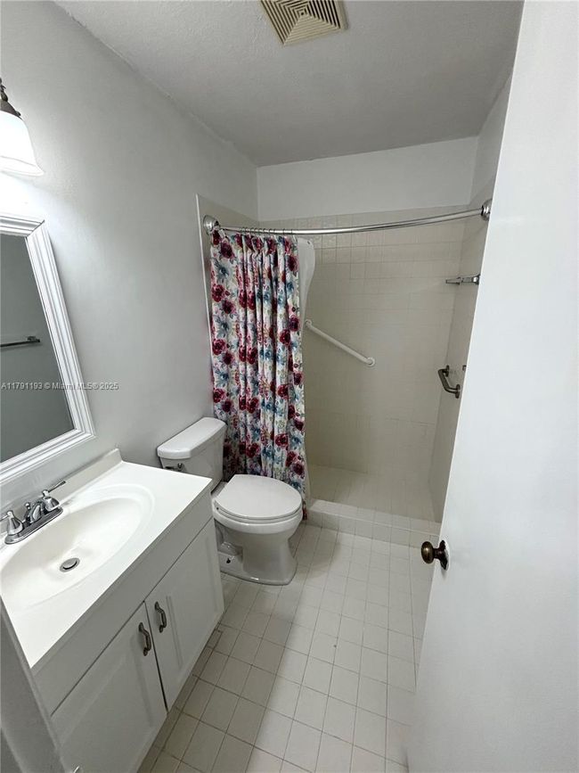 120 Roselle Ct, Home with 3 bedrooms, 2 bathrooms and null parking in Royal Palm Beach FL | Image 21