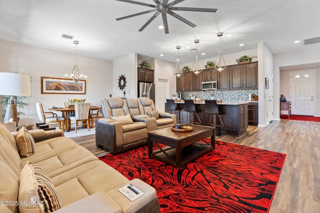 15-Living Area | Image 13