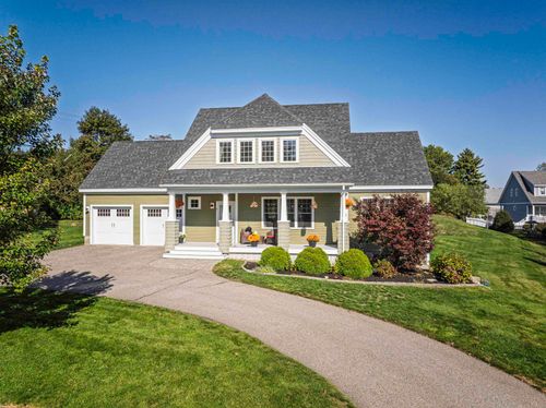 4 Shore Ln, Dover, NH, 03820-4723 | Card Image