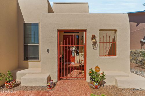 6401 Franklin Ridge Dr, El Paso, TX, 79912-8127 | Card Image