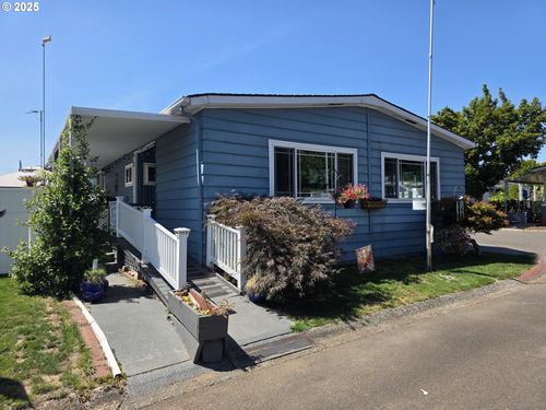 121-13640 Se Highway 212, Clackamas, OR, 97015-8572 | Card Image
