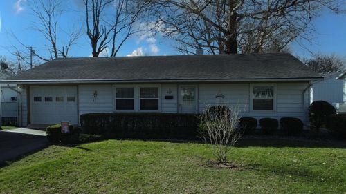 617 E Grant St, Watseka, IL, 60970-1812 | Card Image