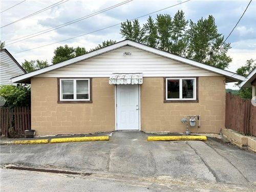 c-152 Freeport Rd, Butler, PA, 16002-3628 | Card Image