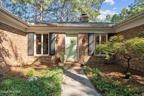 525 Fairway Dr, Southern Pines, NC, 28387-2717 | Card Image