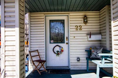 22 Greenview Crescent, Strathmore, AB, T1P1L2 | Card Image