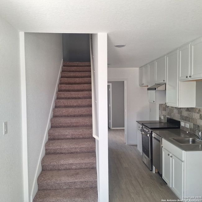 7808 Elm Run, House other with 2 bedrooms, 2 bathrooms and null parking in San Antonio TX | Image 13