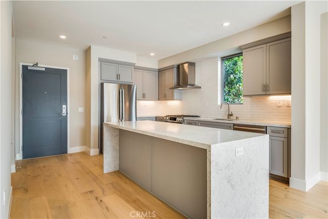 APT-208 - 1920 S Pacific Coast Hwy, Condo with 1 bedrooms, 1 bathrooms and 2 parking in Redondo Beach CA | Image 6
