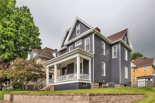 621 Cedar St, Irwin, PA, 15642-3610 | Card Image