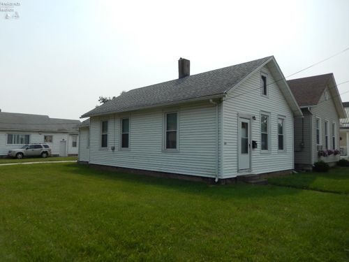 702 Perry St, Sandusky, OH, 44870-3719 | Card Image