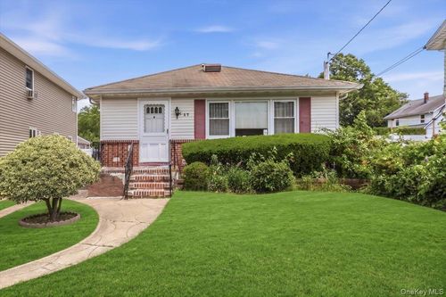 17 Duryea Pl, Hempstead, NY, 11550-5023 | Card Image