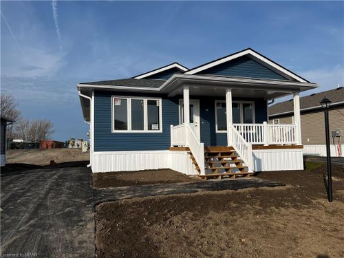 19 Bluffs View Blvd, Goderich, ON, N7A3Y3 | Card Image