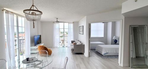 apt-702-651 Okeechobee Blvd, West Palm Beach, FL, 33401-6035 | Card Image