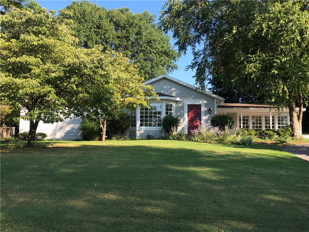Ridgeway Dr, Fayetteville, AR 72701