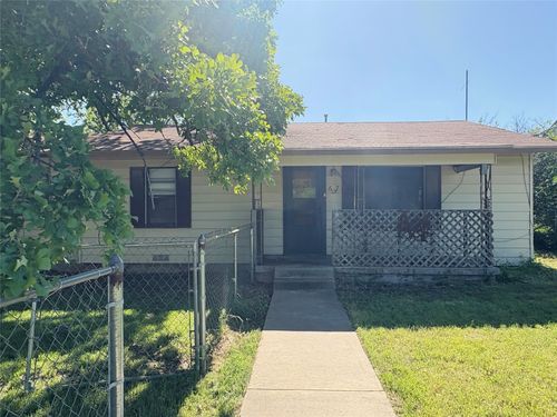 607 Baylor St, Nocona, TX, 76255-1803 | Card Image