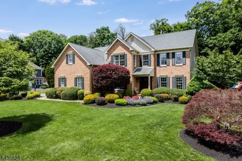 15 Ammerman Way, Chester, NJ, 07930-2216 | Card Image