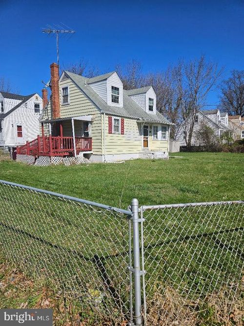 629 Larchmont Ave, CAPITOL HEIGHTS, MD, 20743-2840 | Card Image