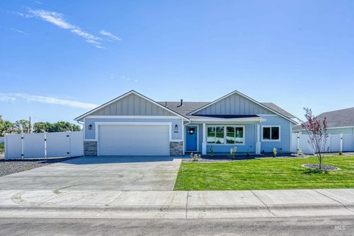 948 Sierra St, Vale, OR, 97918-1705 | Card Image