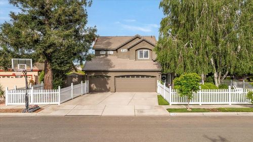 2485 Tigers Dr, Turlock, CA, 95382-9190 | Card Image