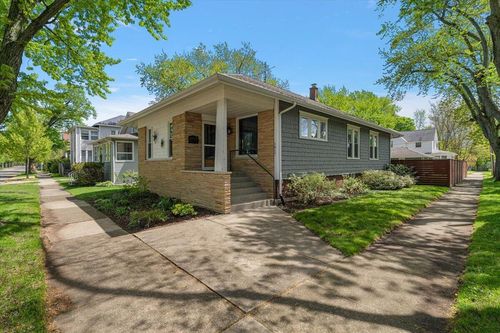 1017 Court St, Saint Joseph, MI, 49085-1412 | Card Image