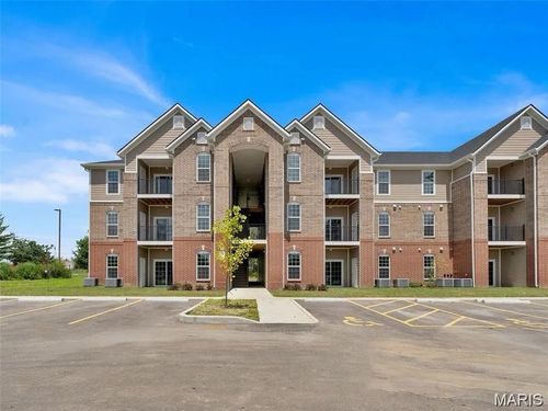 134 Harmony Meadows Ct, Dardenne Prairie, MO, 63368-8130 | Card Image