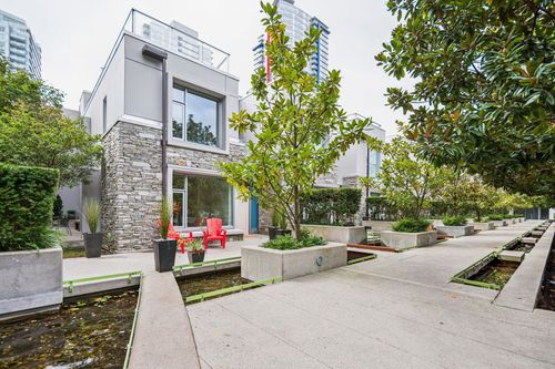 239-188 Keefer Pl, Vancouver, BC, V6B0J1 | Card Image