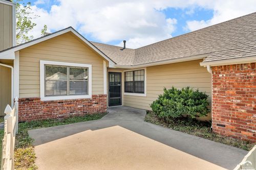 3721 Pinnacle Ct, Lawrence, KS, 66049-2215 | Card Image