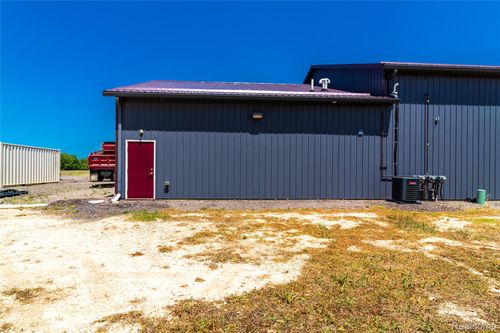 ste-c-1697 N Saginaw St, Lapeer, MI, 48446-1548 | Card Image