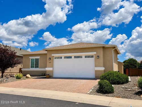 13005 E Vega St, Dewey-Humboldt, AZ, 86327-8255 | Card Image