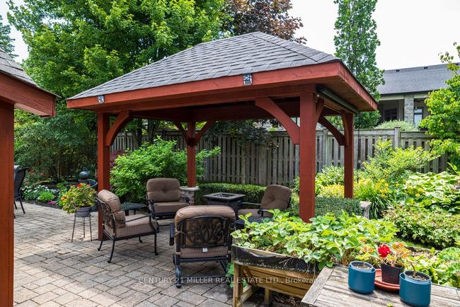 46 Giffin Rd, House other with 2 bedrooms, 3 bathrooms and 4 parking in Dundas ON | Image 32