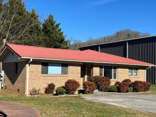 71 Laura St, Robbinsville, NC, 28771-7708 | Card Image