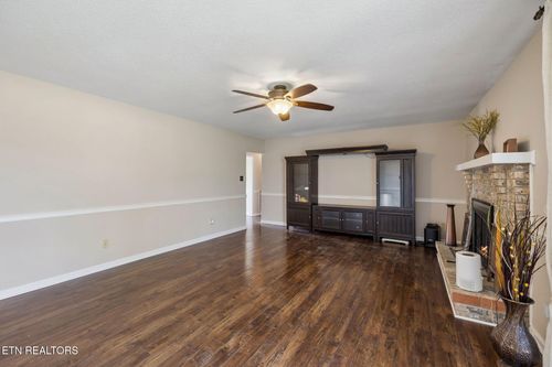 729 Clydesdale Ave, Seymour, TN, 37865-4957 | Card Image