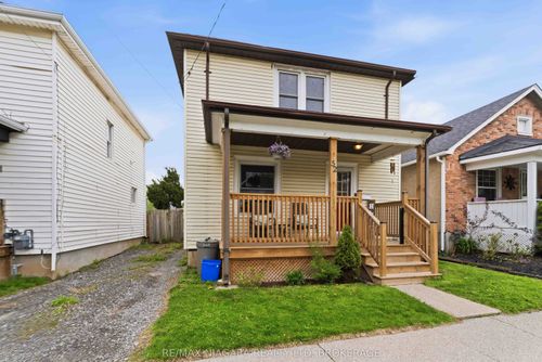 52 Berryman Ave, St. Catharines, ON, L2R3W9 | Card Image