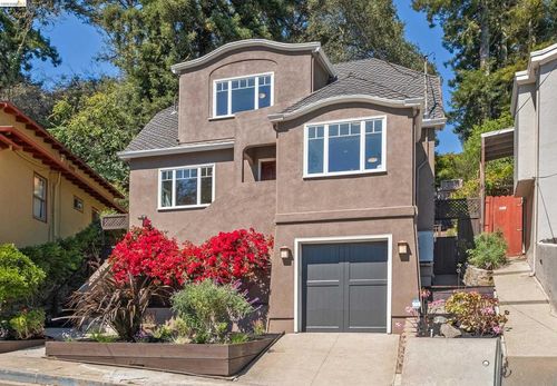 977 Regal Rd, Berkeley, CA, 94708-1427 | Card Image