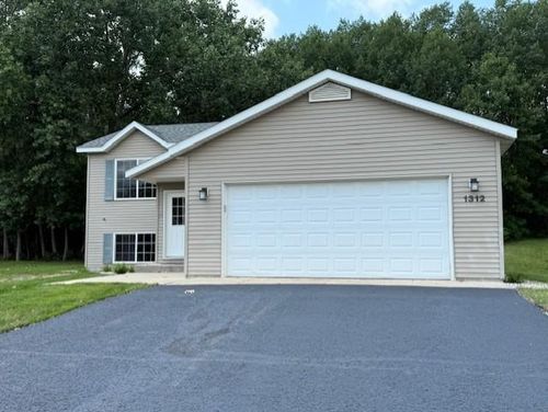 1312 Natures Trl, Alexandria, MN, 56308-8706 | Card Image