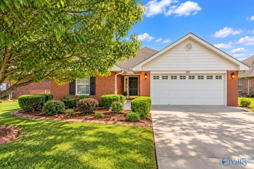 409 Summer Cove Cir Nw, Madison, AL, 35757-7582 | Card Image