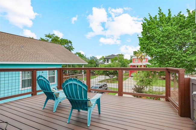 Top floor balcony off the private secondary primary suite | Image 30