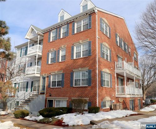 12 Rutgers Dr, Newark, NJ, 07103-3064 | Card Image